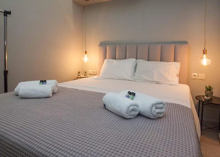 Elegant Rooms Athens